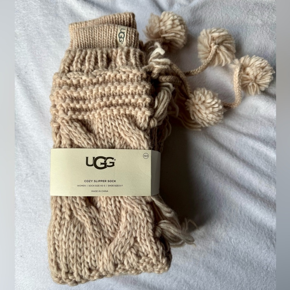 NWT UGG Cream Cozy Slippers XS Fits 5-7